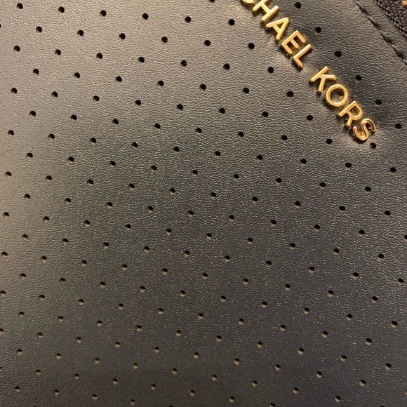 XLARGE ZIP CLUTCH - Picture 4 of 4